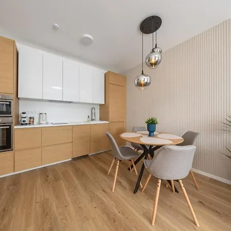 Apartment - Cozy With Parking Bratislava