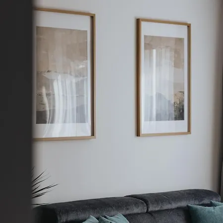 아파트 - Cozy With Parking