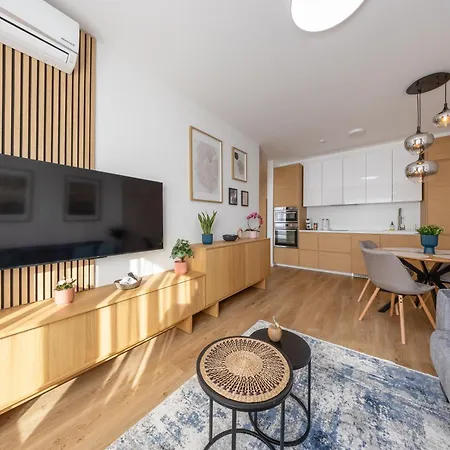 Apartment - Cozy With Parking Bratislava