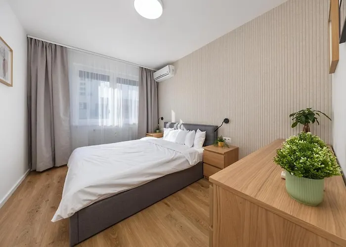 - Cozy With Parking Apartment *