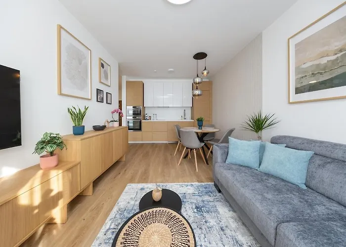 - Cozy With Parking Apartment *