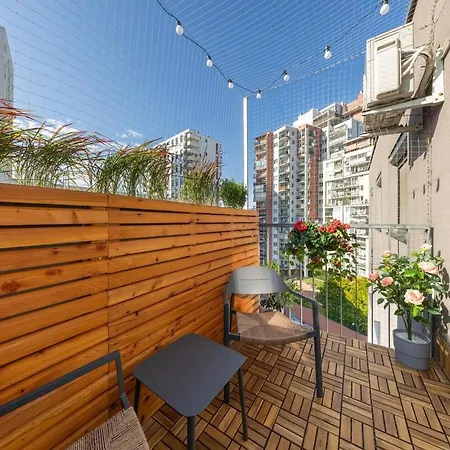 Apartament - Cozy With Parking